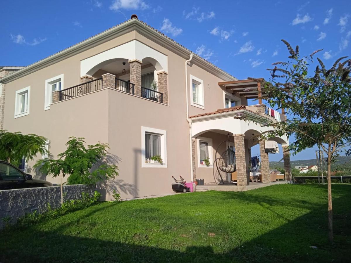 Ema Primošten Exterior foto